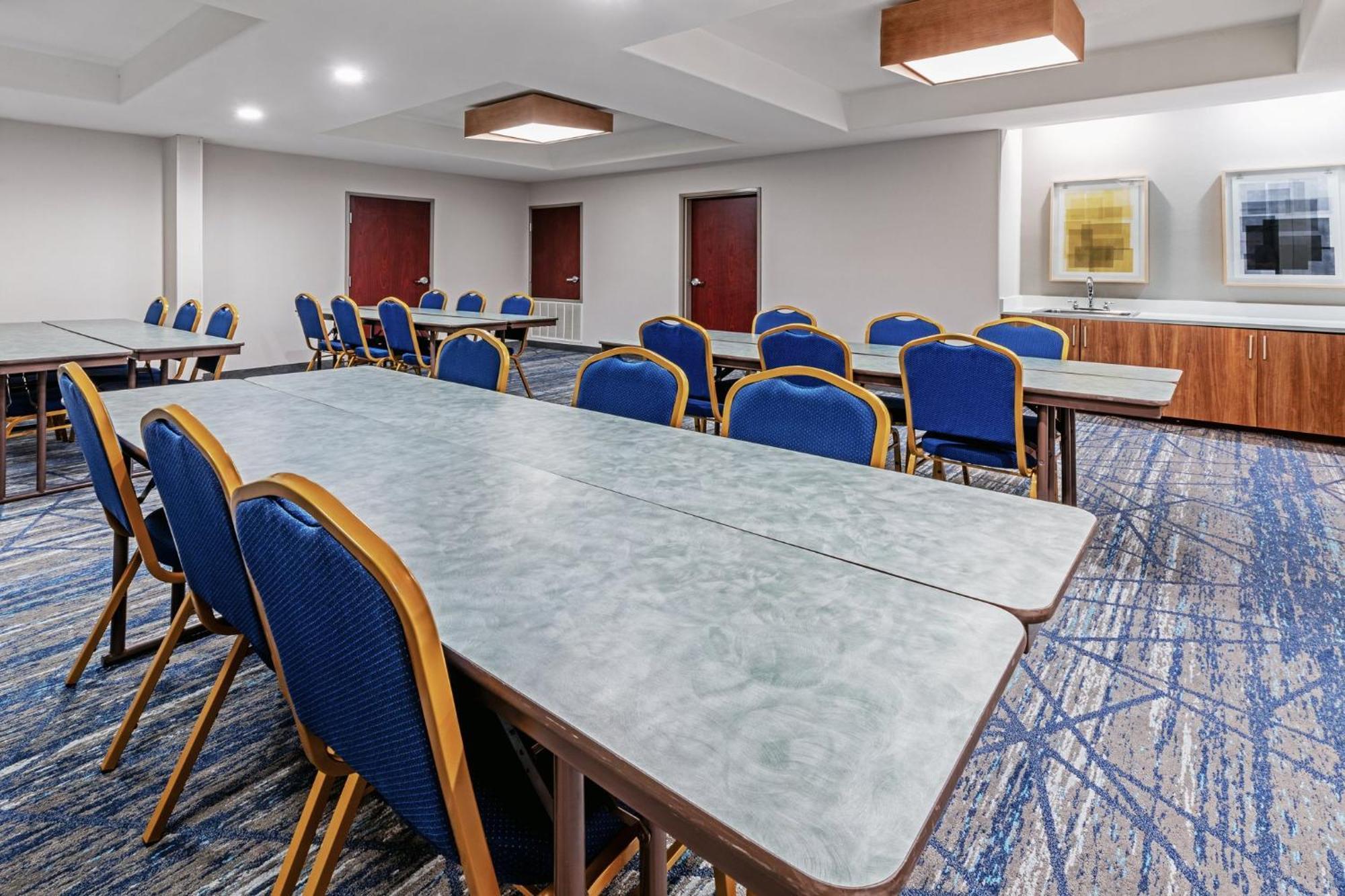 Holiday Inn Express Hotel & Suites Henderson - Traffic Star By Ihg Eksteriør bilde